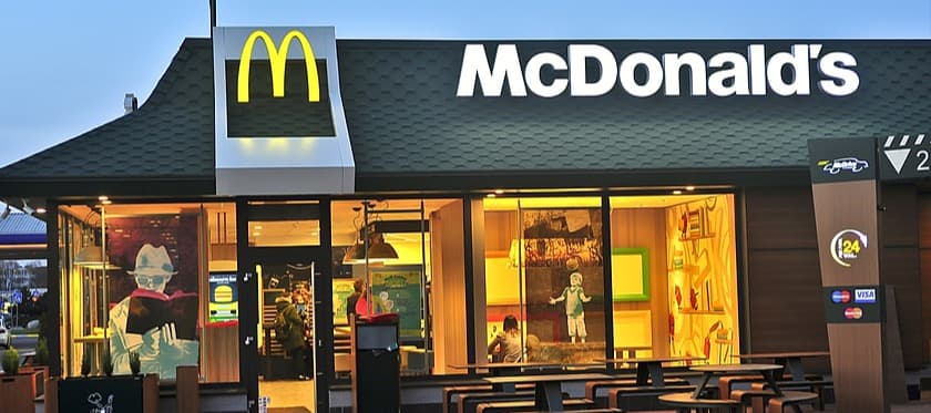 Фото новости: "McDonald's временно закроет все рестораны на Украине"