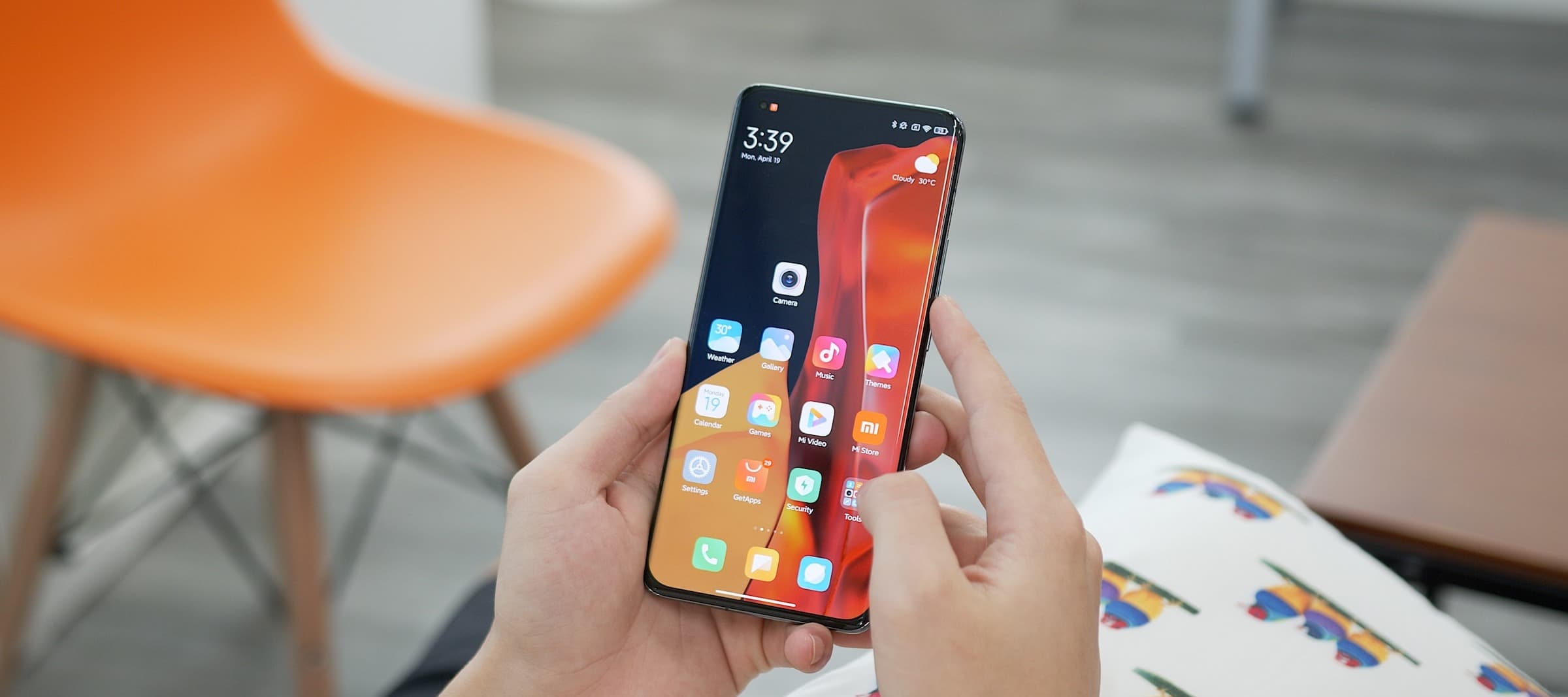 Фото новости: "Xiaomi и Honor возобновили поиск сотрудников в России"