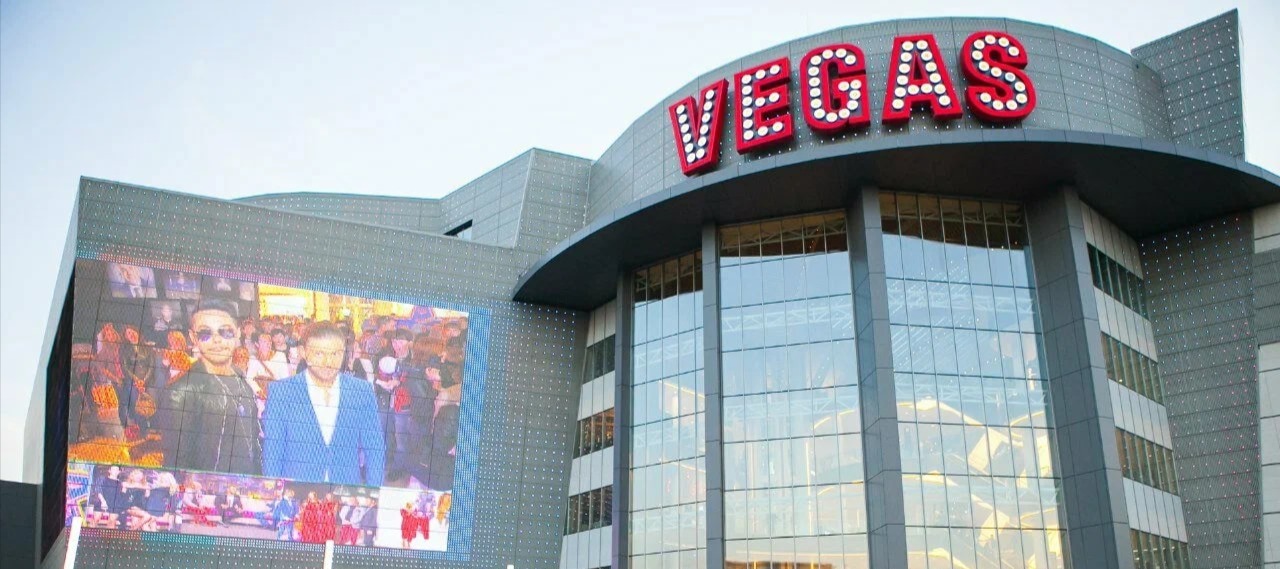 Фото новости: "Входящие в Crocus Group торговые центры Vegas закрылись на неопределенный срок"