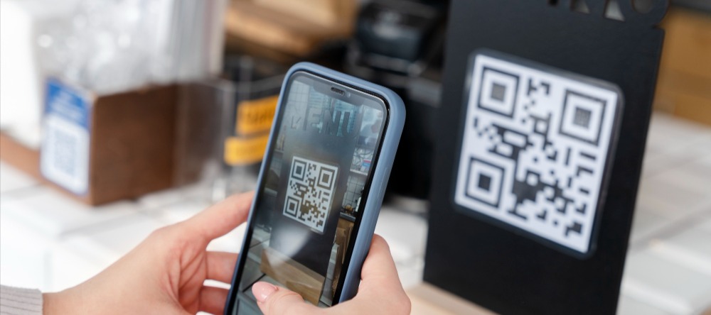 Фото новости: "Центробанк протестирует с банками единый QR-код для оплаты"