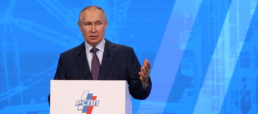 Фото новости: "Путин призвал аккуратно снижать ключевую ставку"