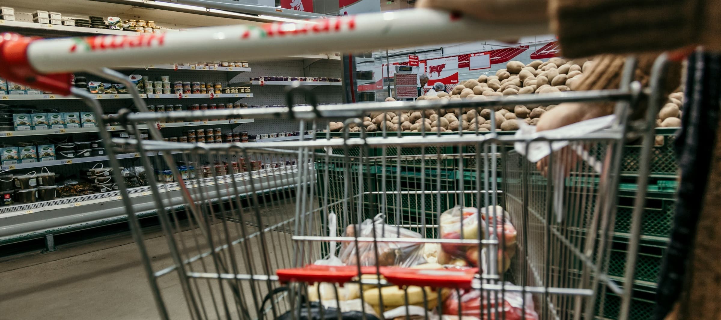 Фото новости: "60% россиян недовольны новыми брендами"