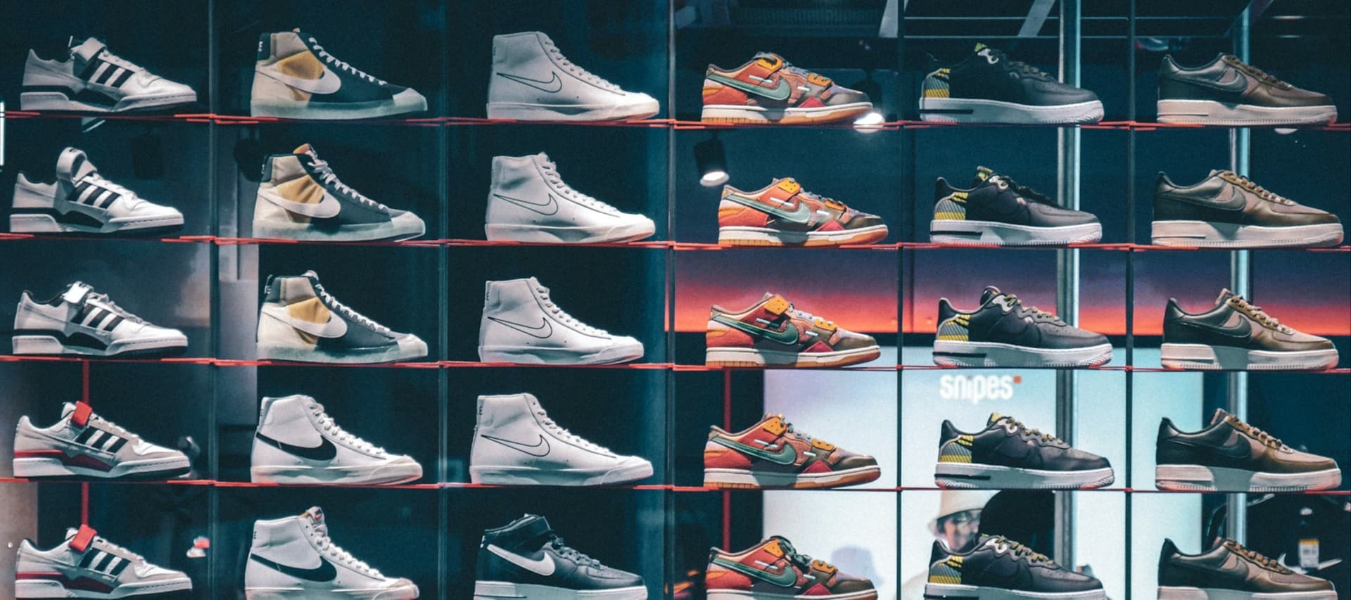 Фото новости: "Nike разрабатывает линейку недорогих кроссовок из-за спада продаж"