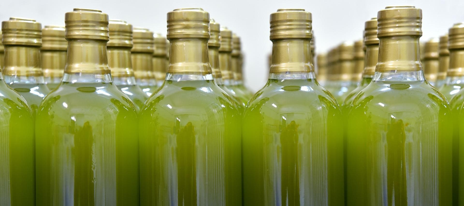Фото новости: "Российские ритейлеры ищут новых поставщиков оливкового масла"