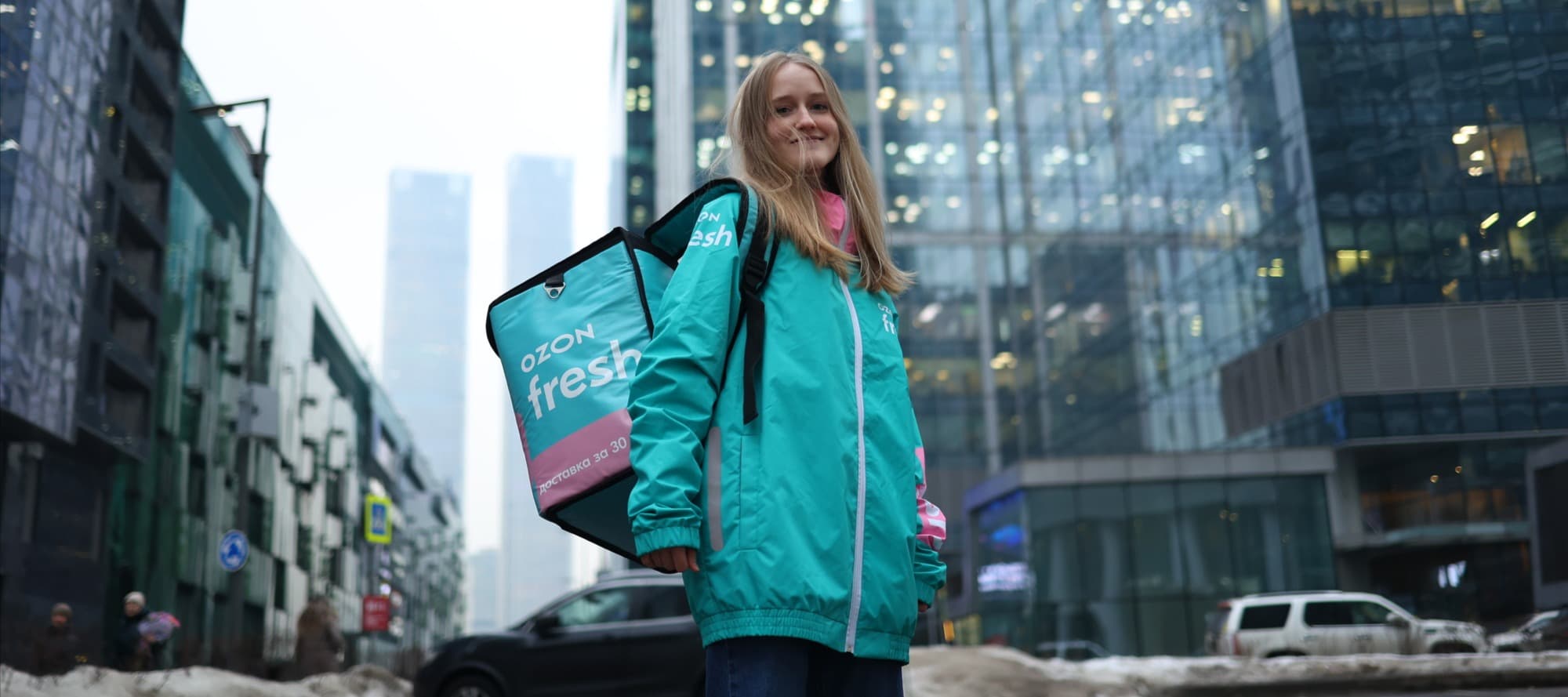 Фото новости: "Ozon fresh распространит экспресс-доставку на всю Москву до конца года"