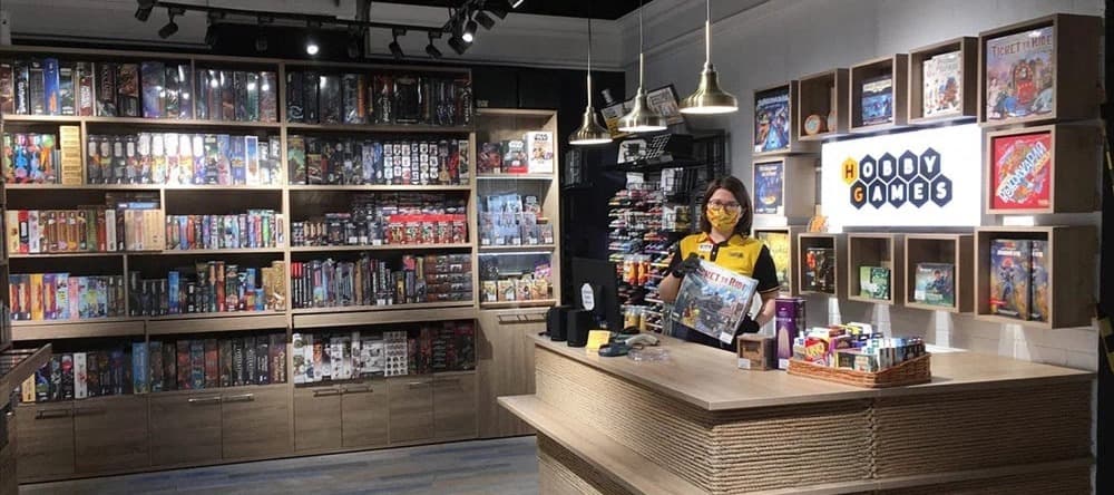 Фото новости: "Издатель настольных игр Hobby World купил долю в производителе сборных моделей «Звезда»"