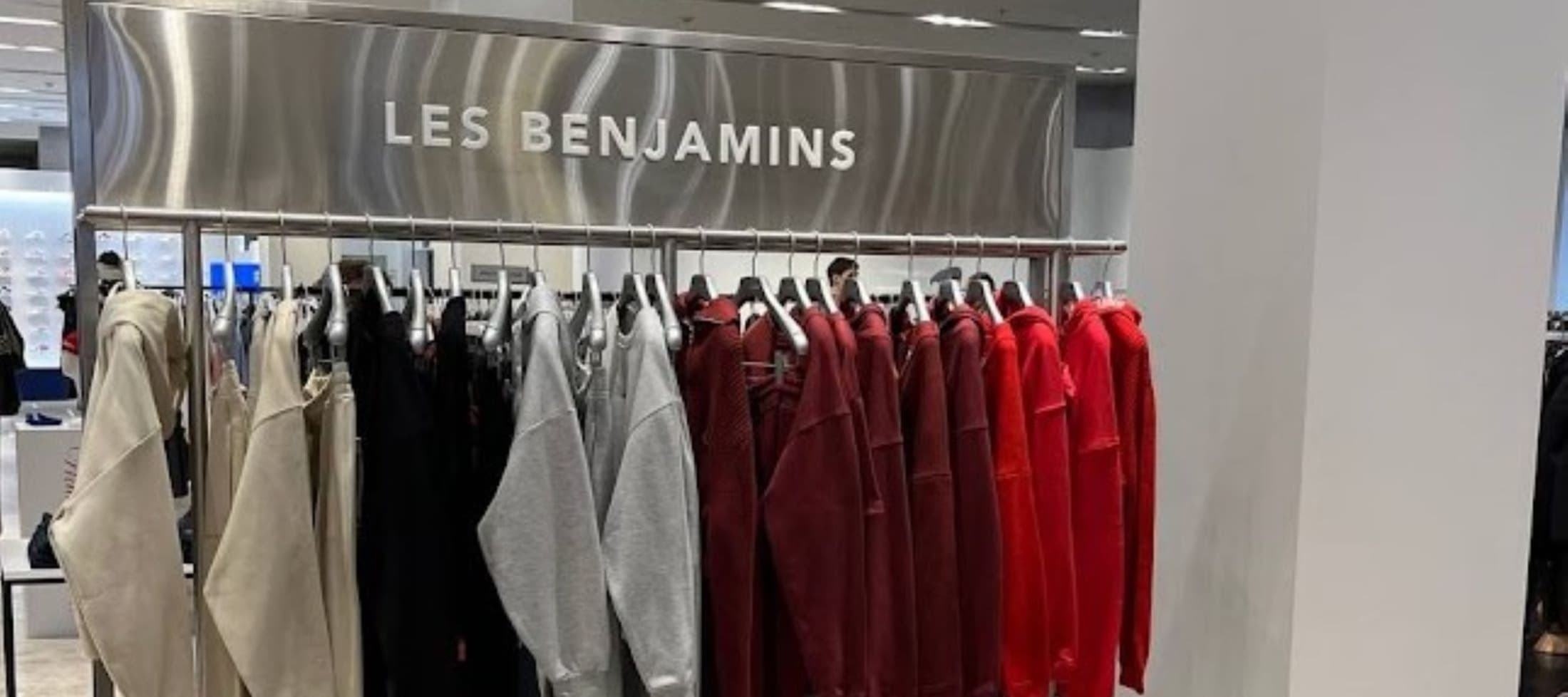 Фото новости: "Турецкий бренд одежды Les Benjamins создаст сеть магазинов в России"