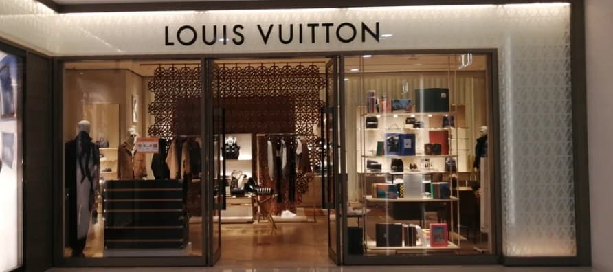 Фото новости: "Louis Vuitton впервые выпустит декоративную косметику"