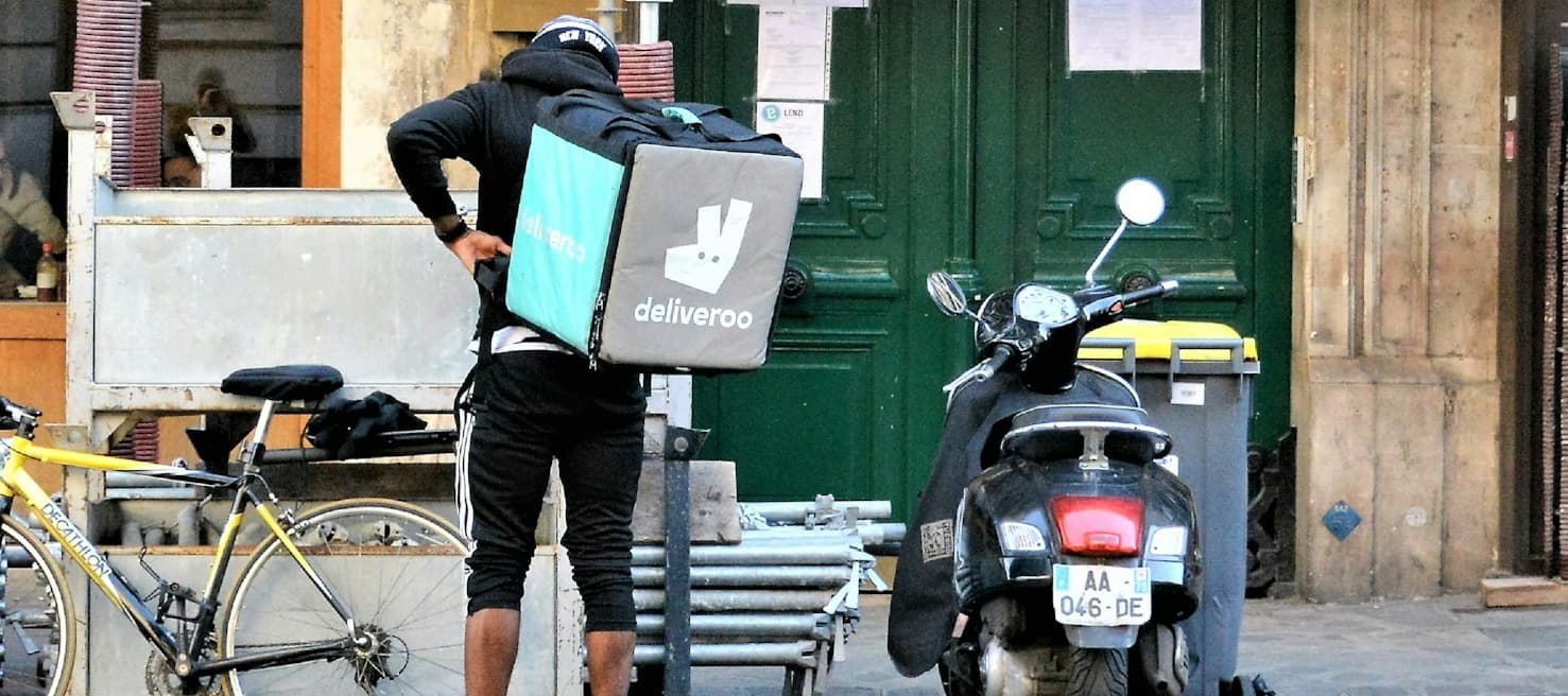Фото новости: "Американский сервис Doordash купит британскую службу доставки Deliveroo за $3,88 млрд"