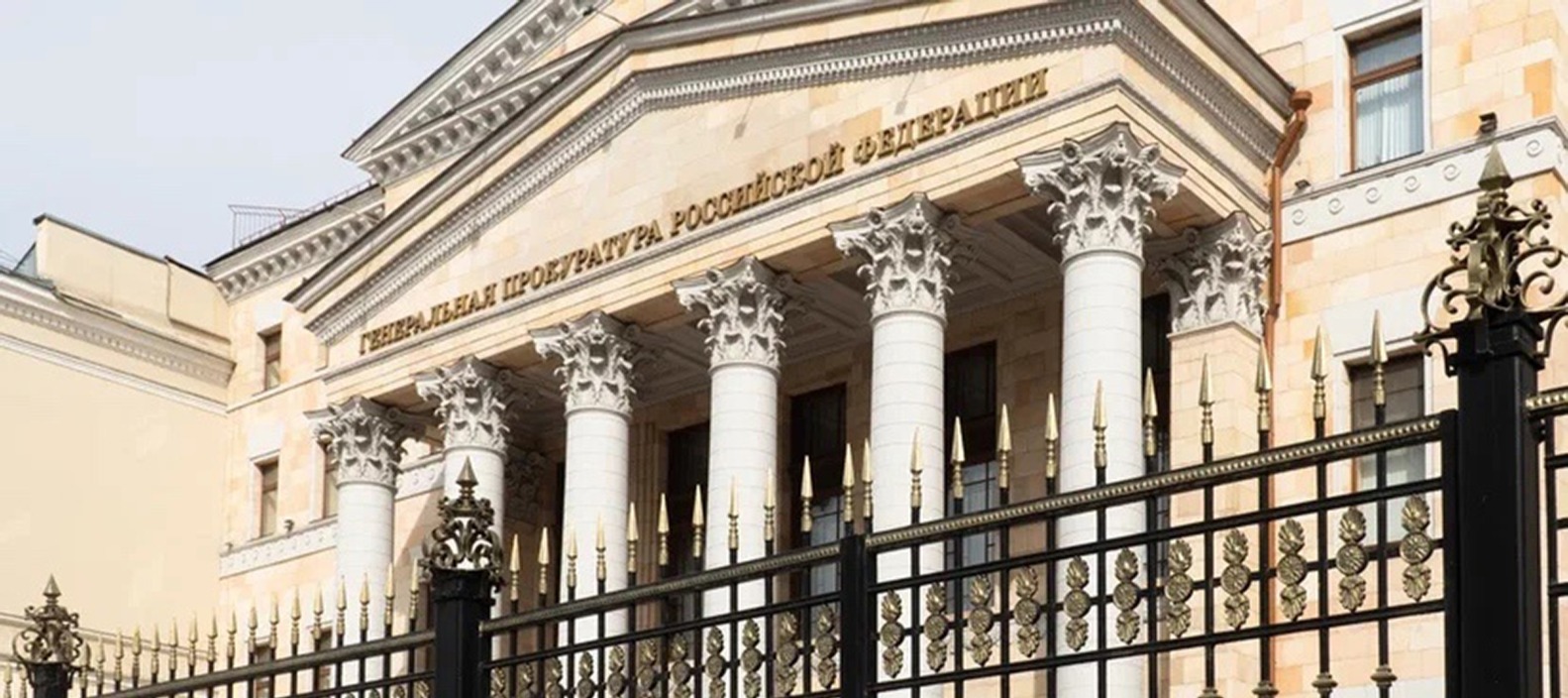 Фото новости: "Генпрокуратура проверит обоснованность повышения цен на такси при перебоях связи"