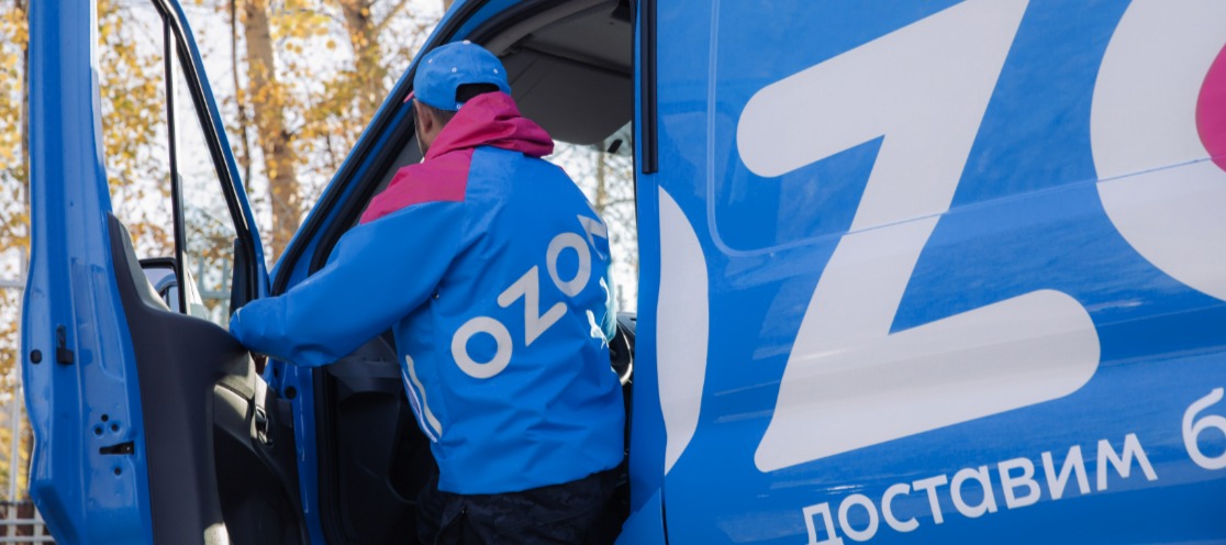 Фото новости: "Ozon начал тестировать доставку по клику курьером"