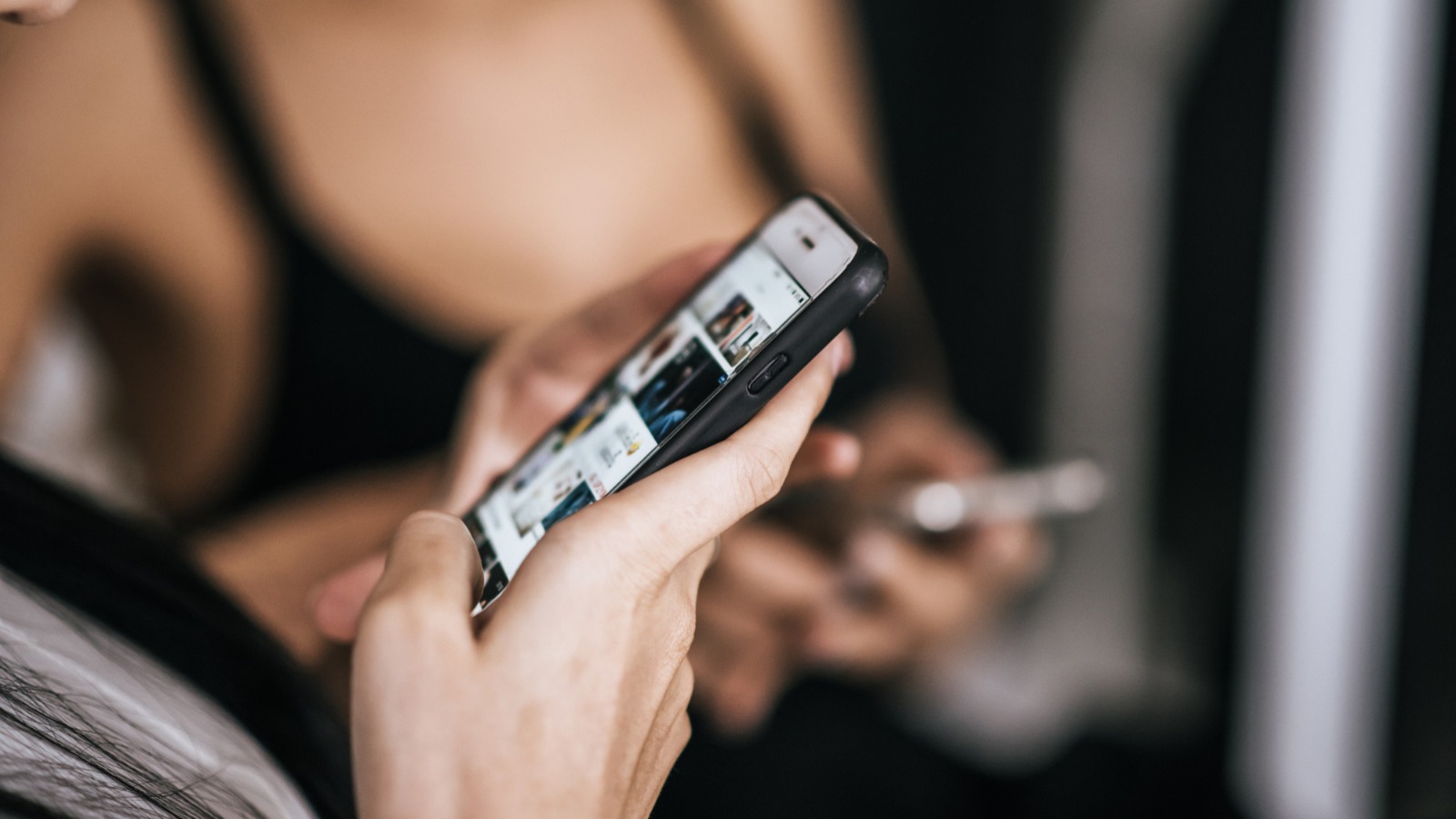 Фото новости: "В России впервые назначили штраф за рекламу в Instagram"