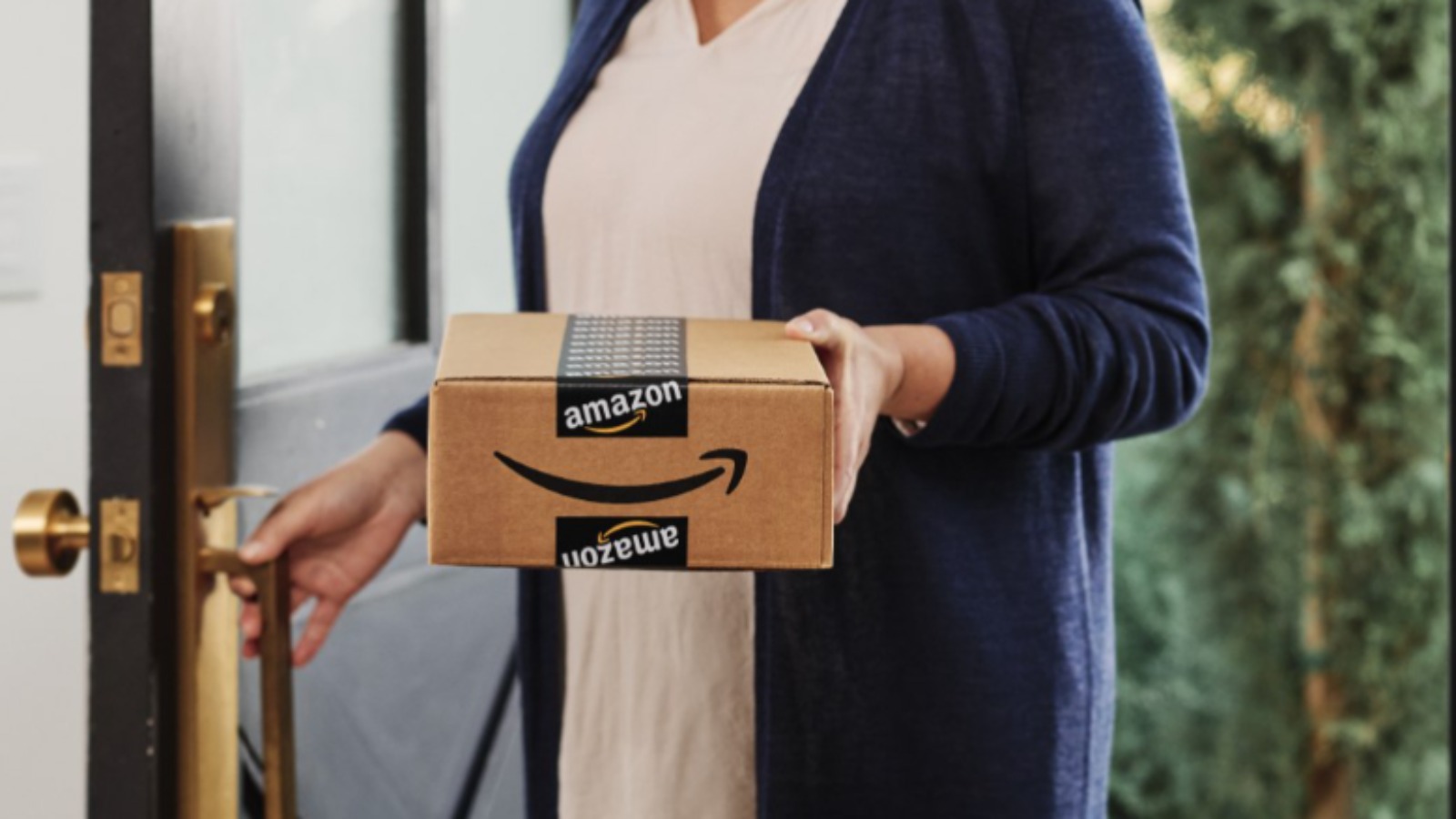 Фото новости: "Reuters: Amazon планирует сократить до 30 000 сотрудников"