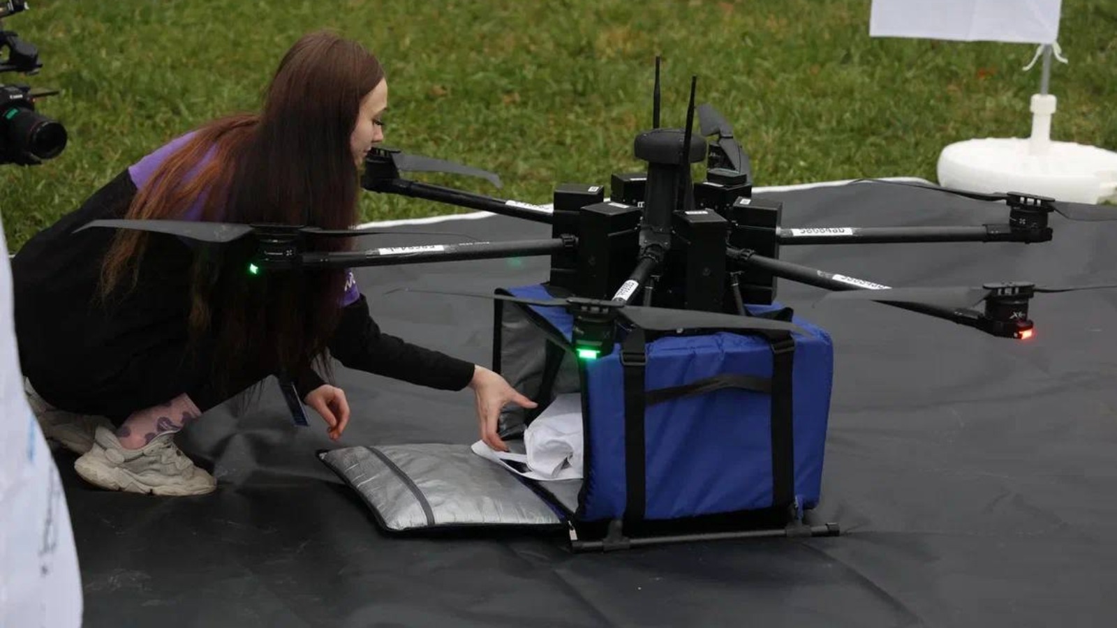 Фото новости: "Wildberries начал тестировать доставку дронами в Санкт-Петербурге"