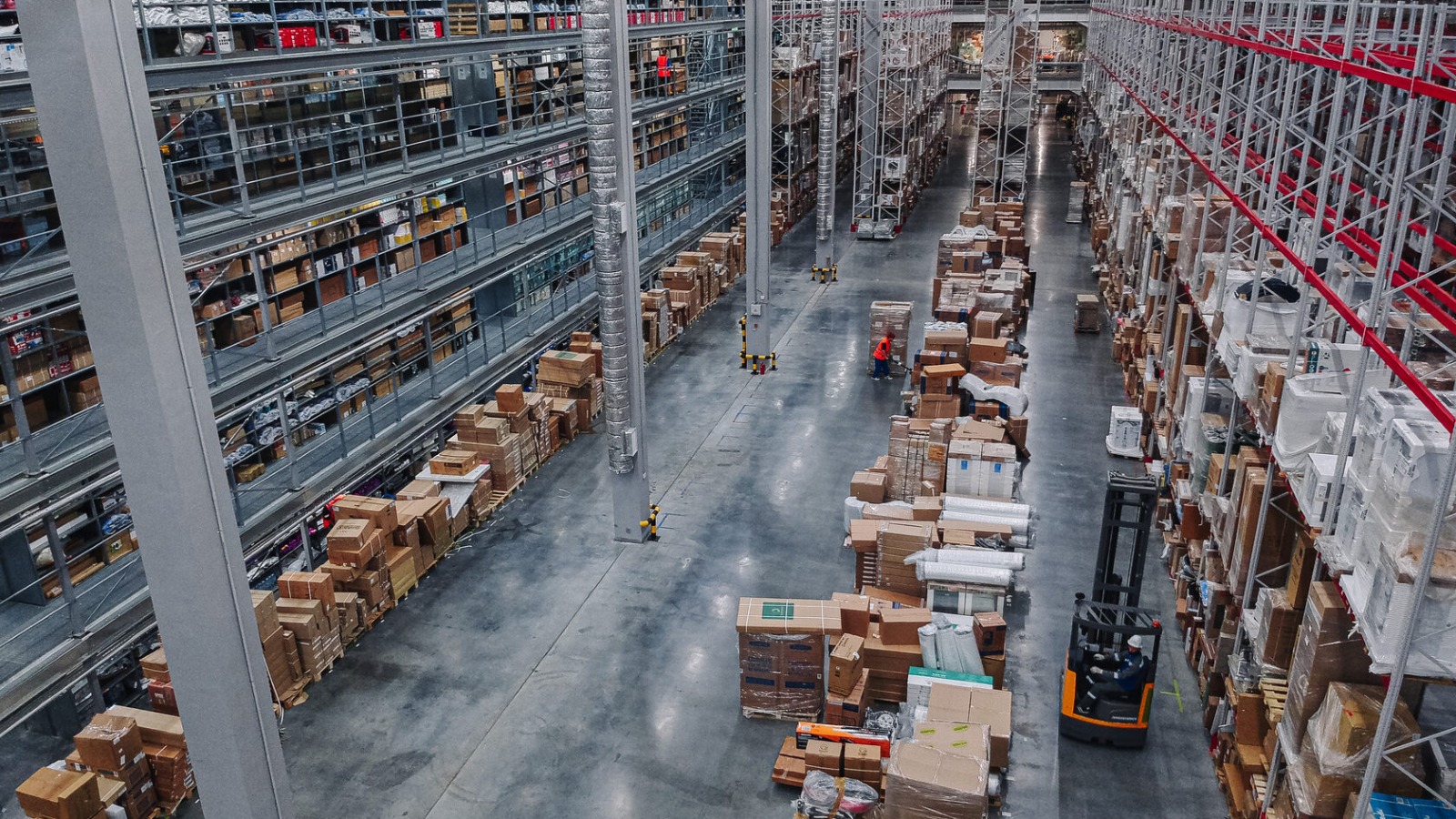 Фото новости: "Wildberries и Ozon отменили новые правила для продавцов после вмешательства ФАС"