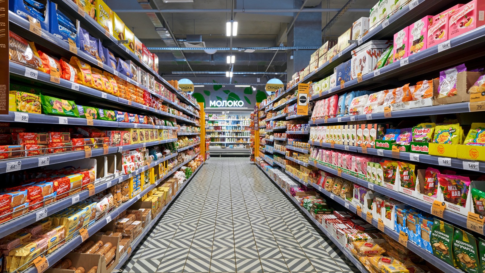 Фото новости: "Наценки торговых сетей предложили ограничить на уровне 15%"