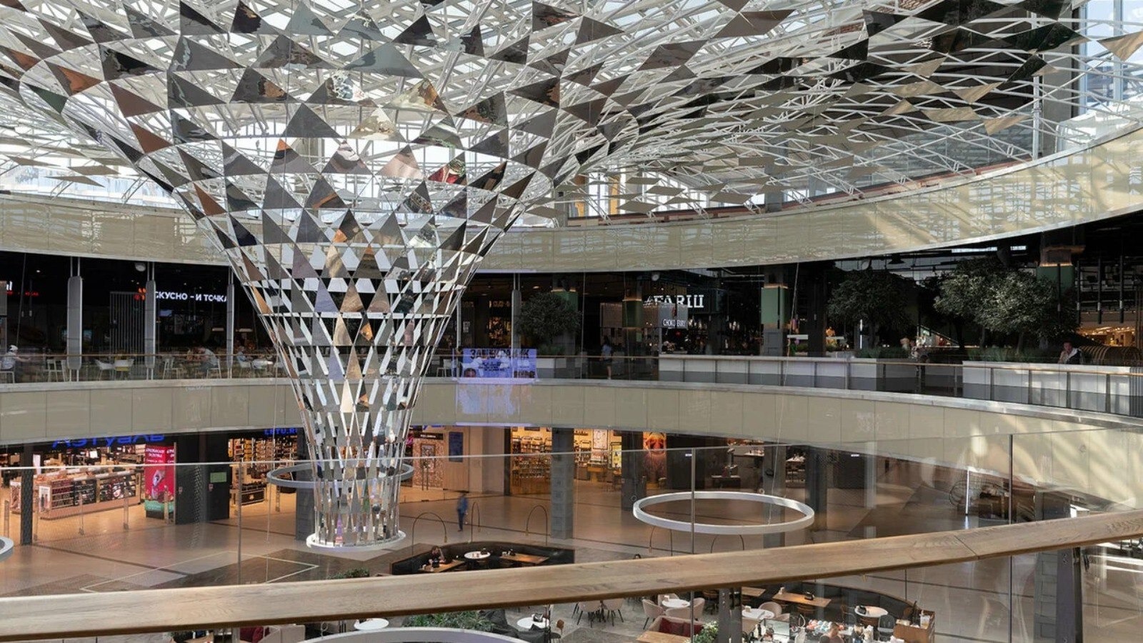 Фото новости: "Ритейлеры добиваются поэтапного снижения порога выручки при уплате НДС"