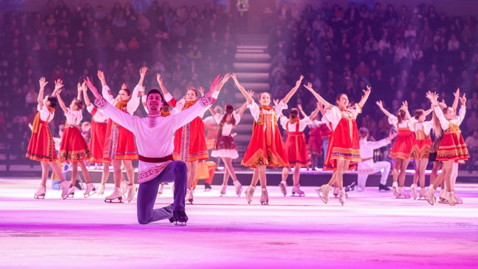 Фото новости: "Билеты на новогодние представления подорожали на 14-15%"