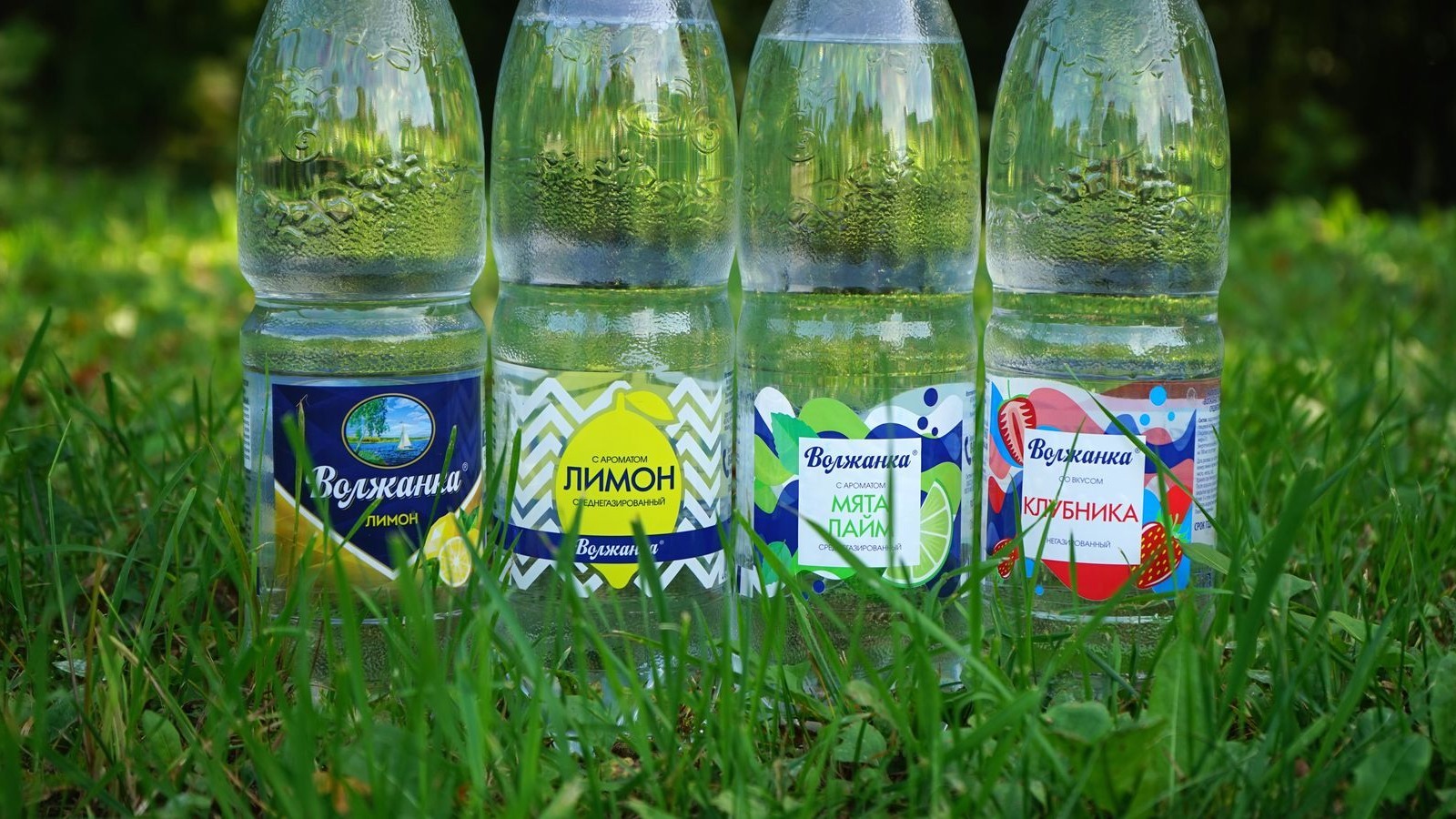 Фото новости: "Россияне стали чаще покупать воду со вкусами вместо газировки"