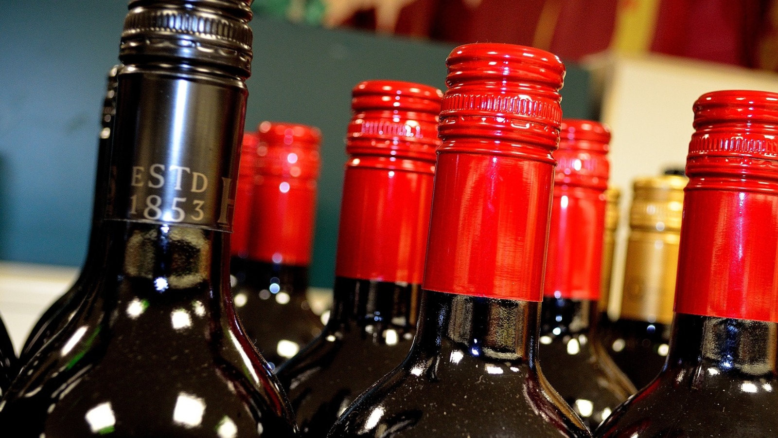 Фото новости: "В России проведут эксперимент по онлайн-продаже российских вин в 2026 г."