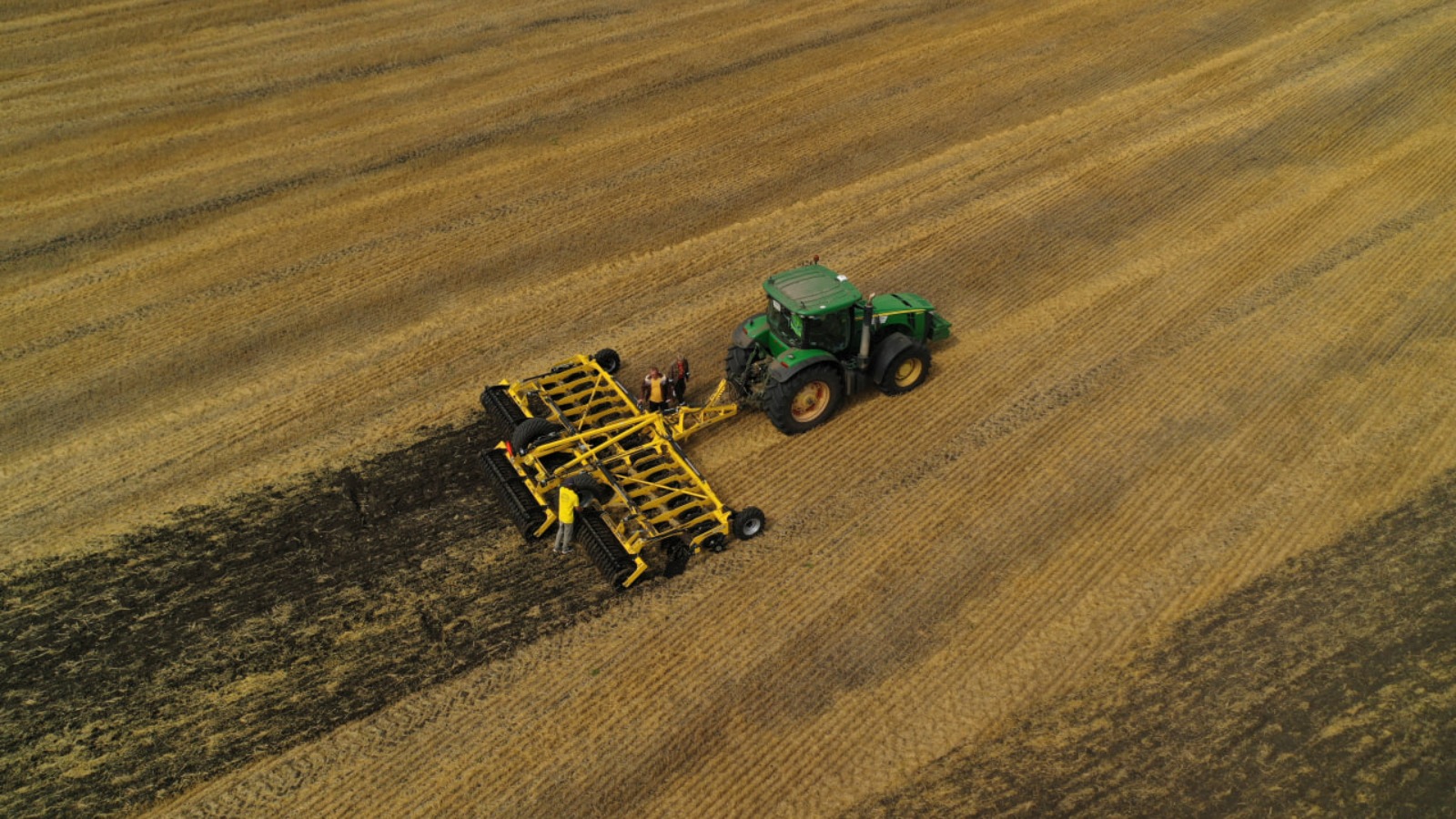 Фото новости: "«Коммерсантъ»: Генпрокуратура добивается признания экстремистом владельца агрохолдинга «Агротерра»"