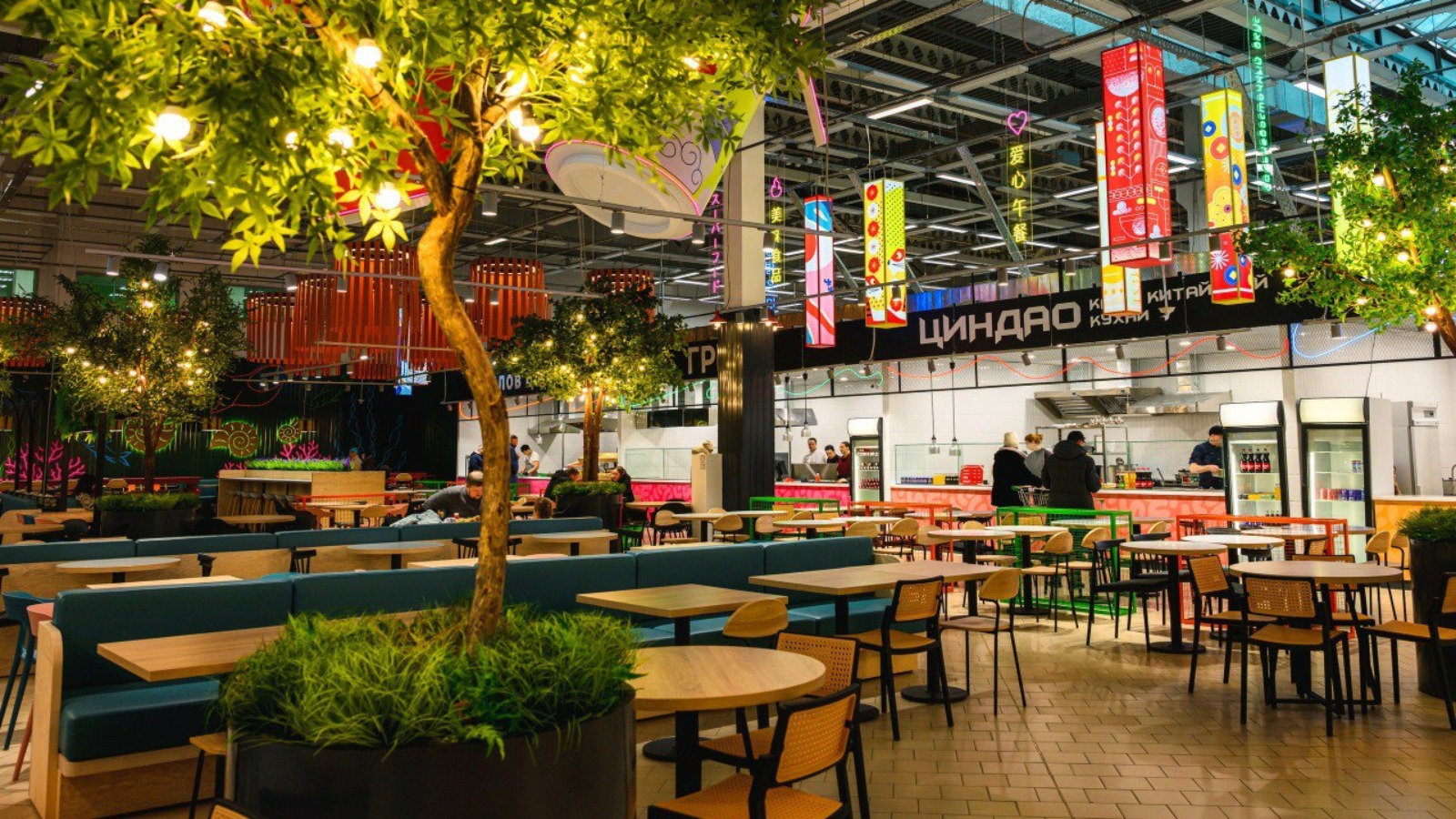 Фото новости: "«Самбери» открыла фудмолл в гипермаркете в Благовещенске"