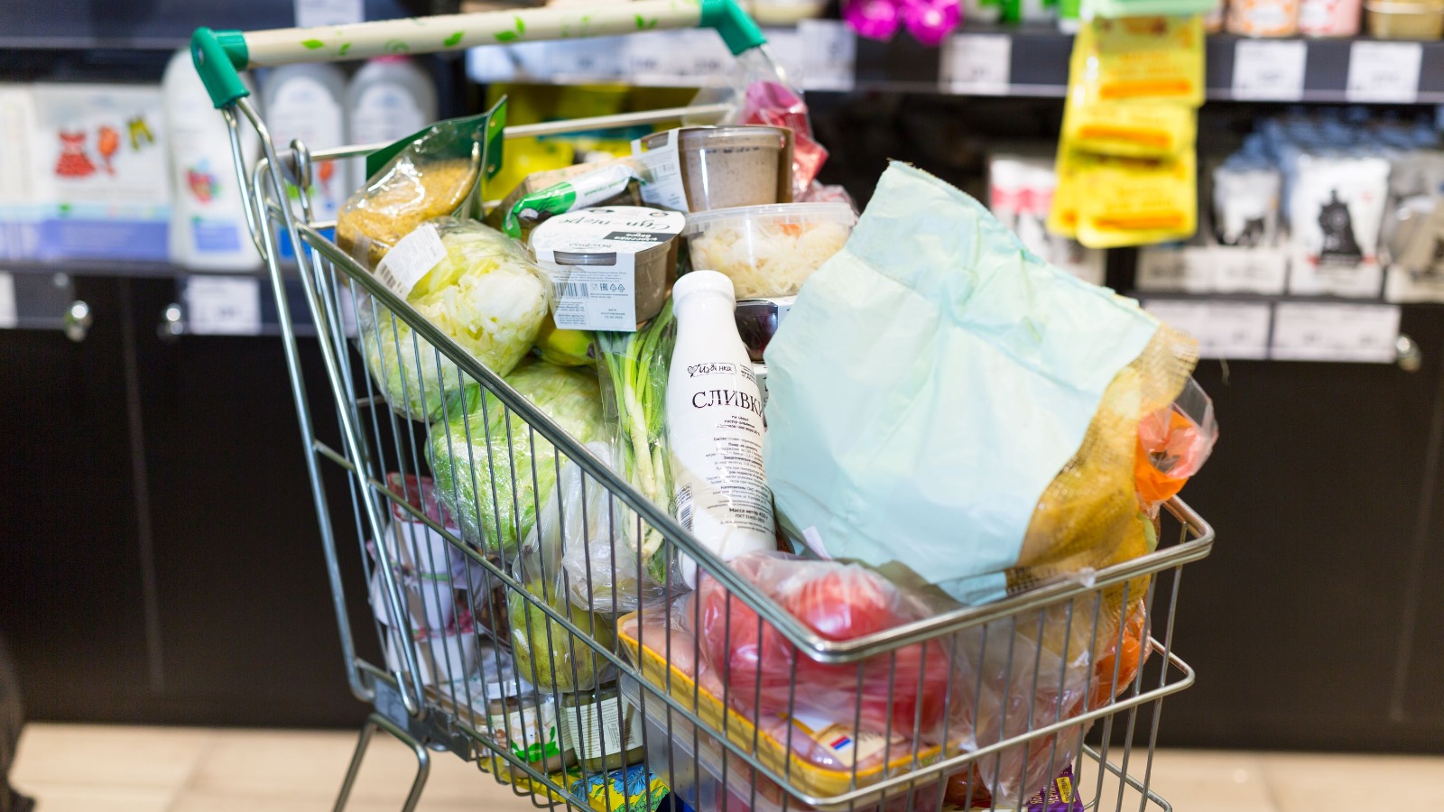 Фото новости: "Продажи повседневных товаров притормозили рост"