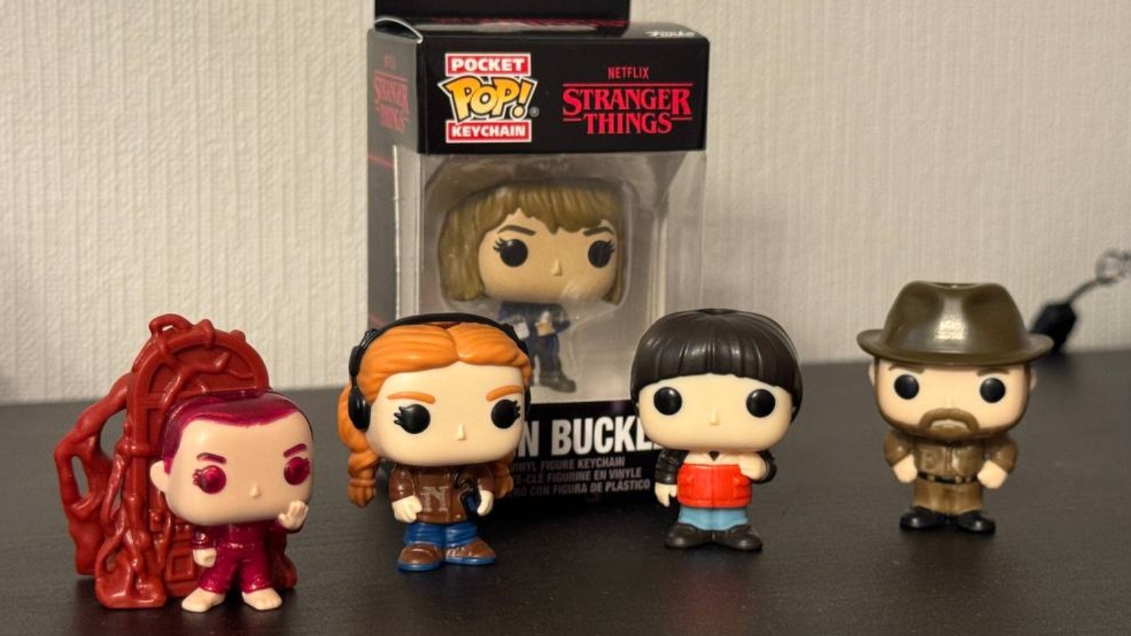 Фото новости: "В России резко вырос спрос на товары c символикой сериала «Очень странные дела»"