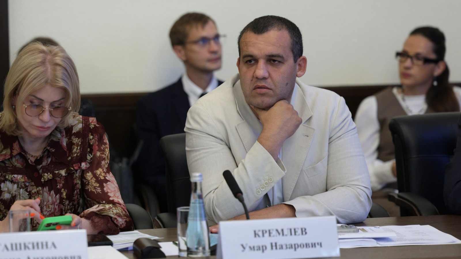 Фото новости: "Владелец «Рольфа» Умар Кремлев мог получить долю в салонах красоты Asia Beauty Spa"