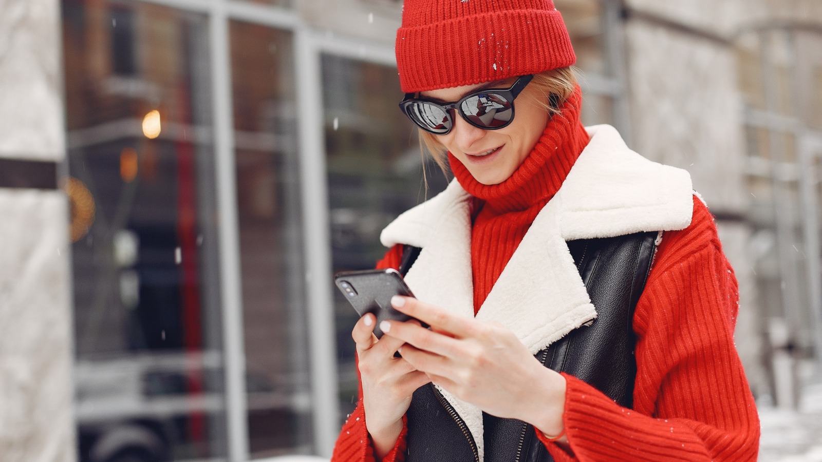 Фото новости: "Мобильные операторы «большой четверки» вернули тарифы с безлимитным интернетом"