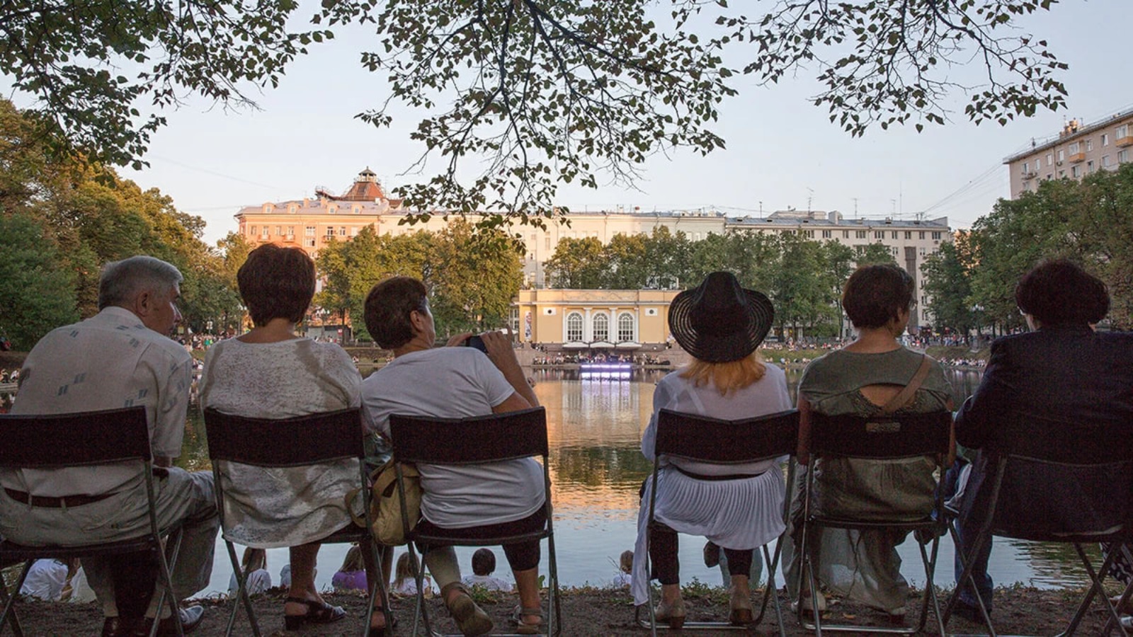 Фото новости: "Роспатент не зарегистрировал алкогольный бренд Patriki из-за ассоциации с районом Москвы"