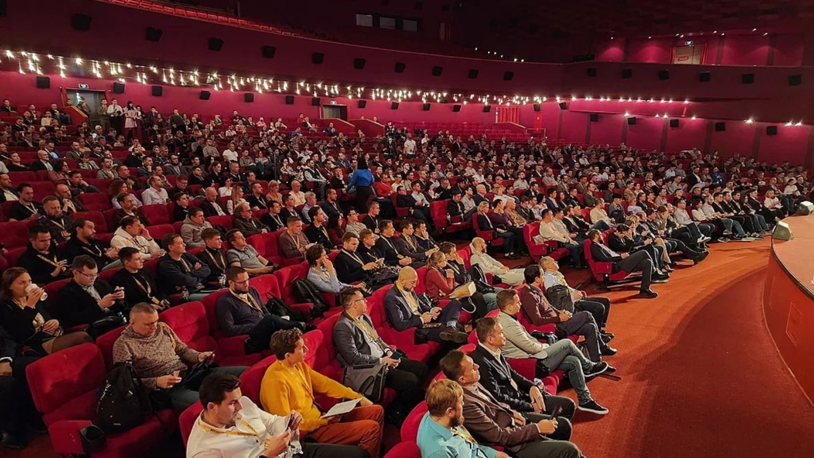 Фото новости: "Кинотеатры в России установили рекорд по сборам и посещаемости в новогодние каникулы"