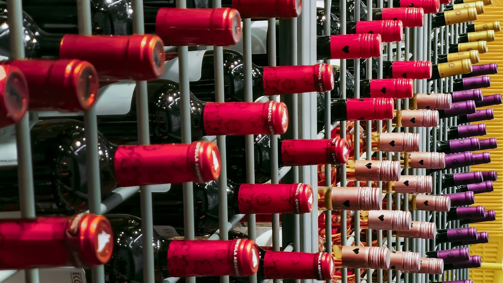 Фото новости: "Суд признал банкротом импортера вина Alianta Group"