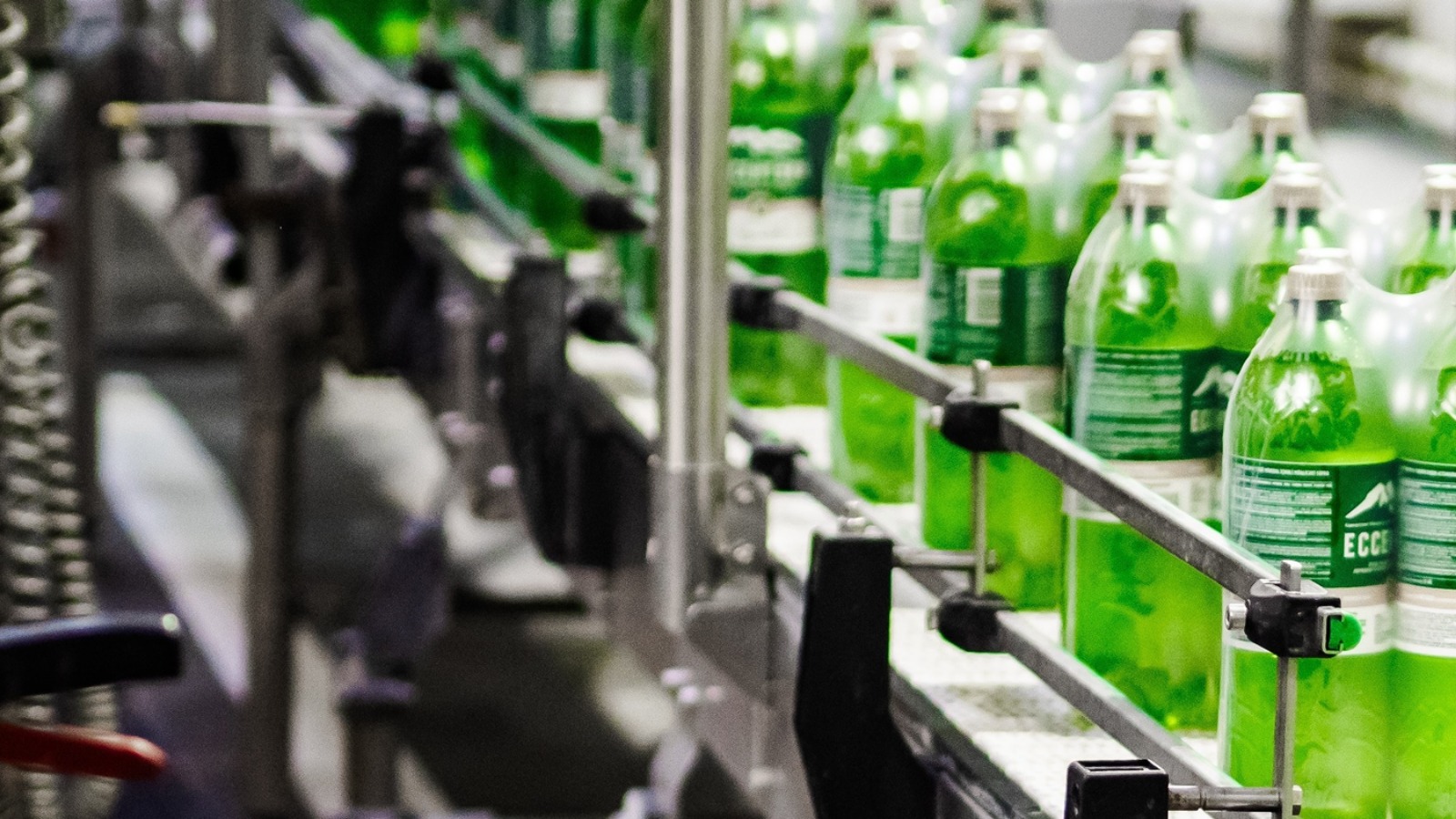 Фото новости: "Продажи минеральной воды растут быстрее обычной"