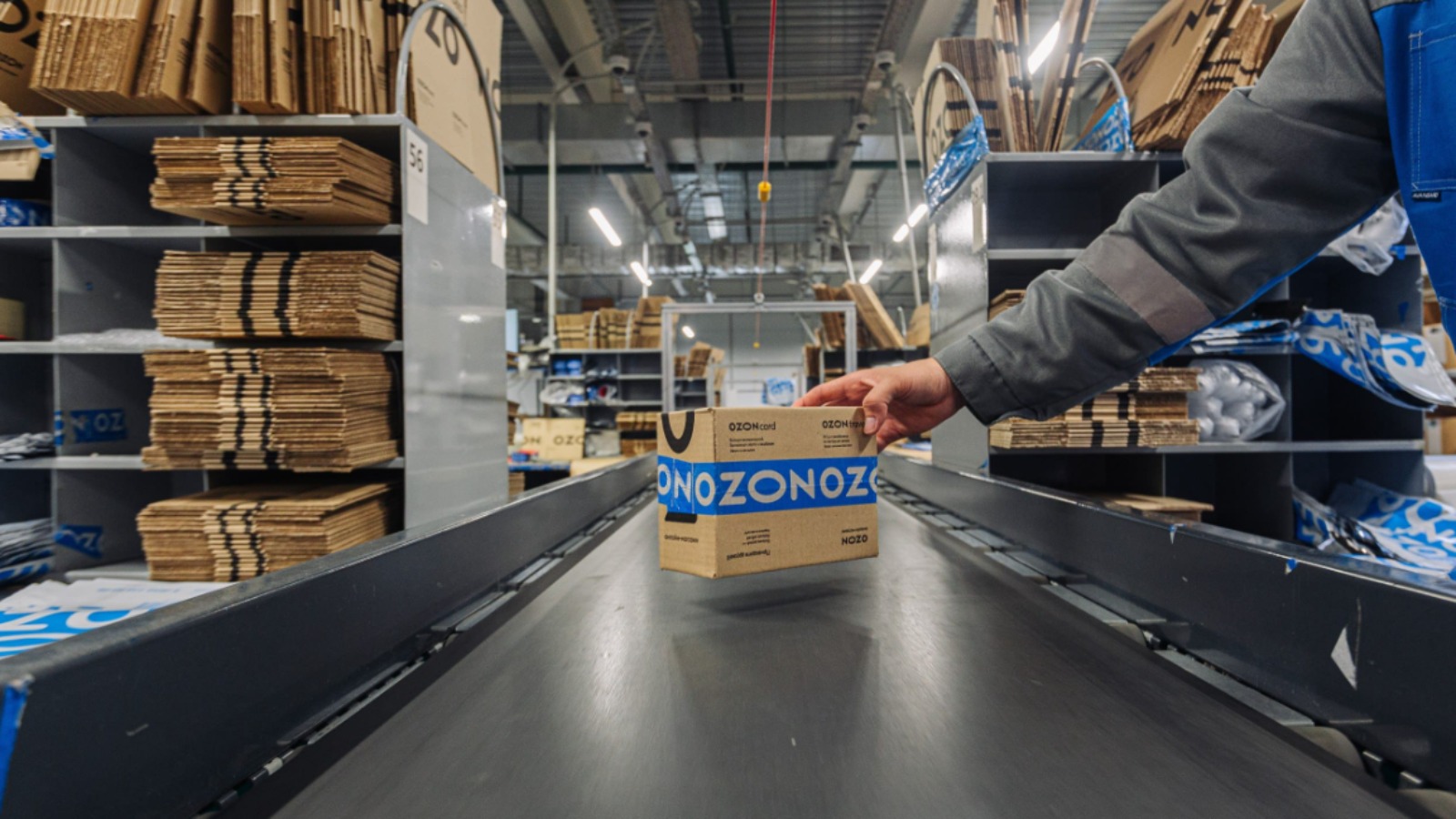 Фото новости: "ФНС начала начислять налоги на бонусные баллы селлеров маркетплейсов"