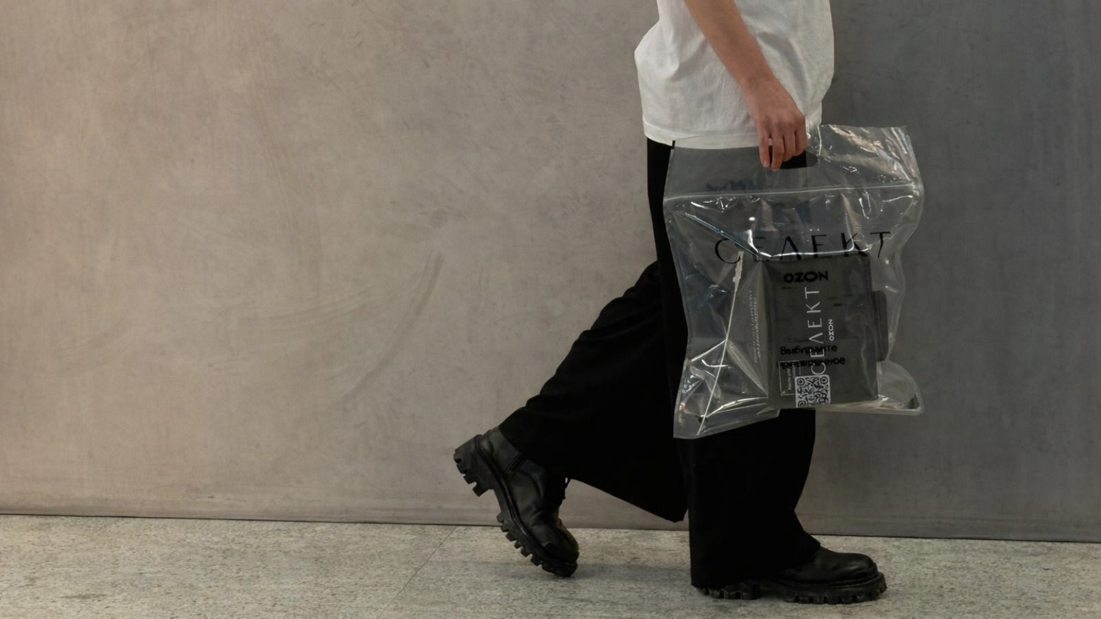 Фото новости: "«Ozon cелект» запустил услуги дополнительной упаковки и пломбирования товаров"