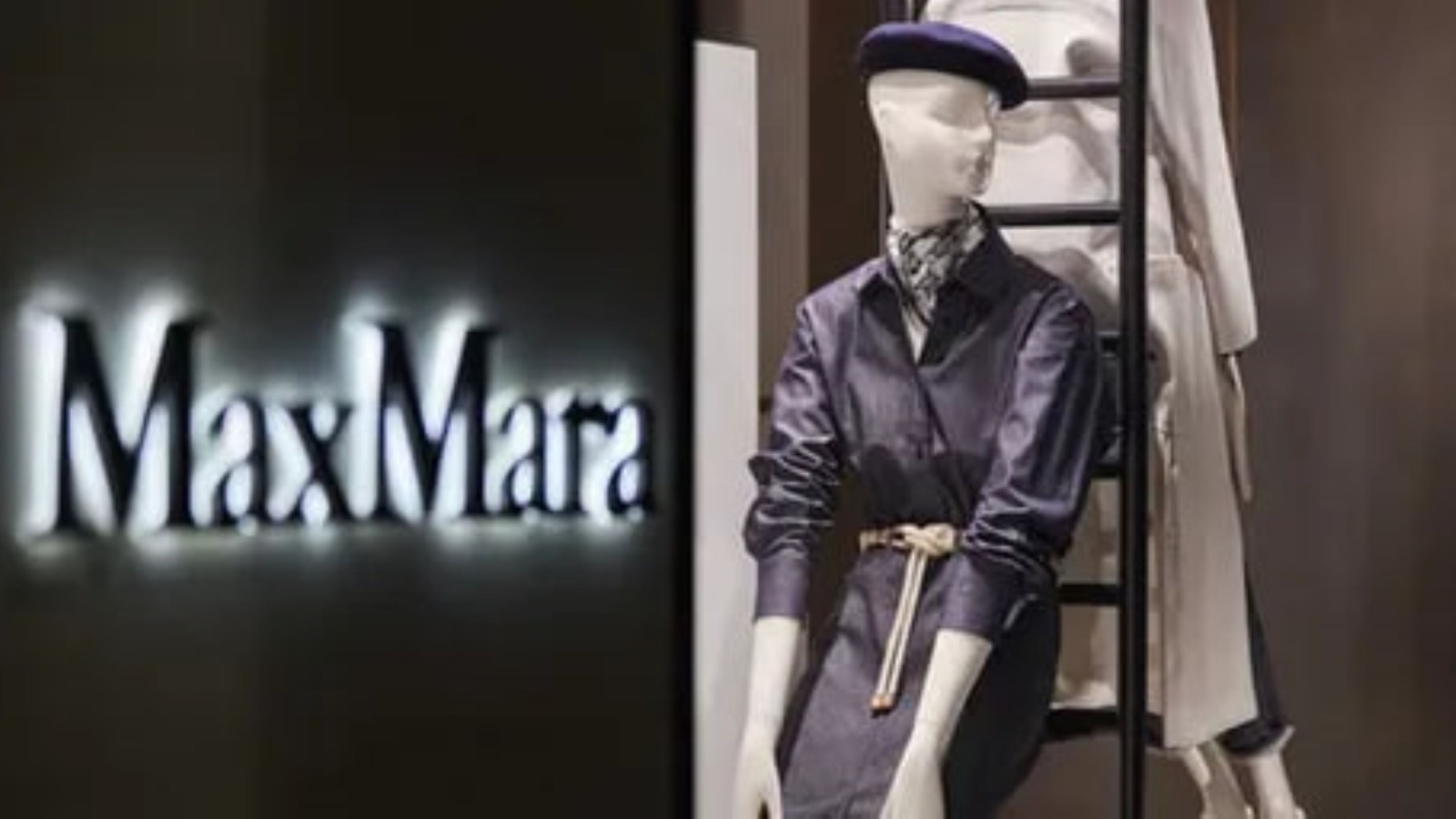Фото новости: "Итальянский модный дом Max Mara проиграл суд ЦУМу"