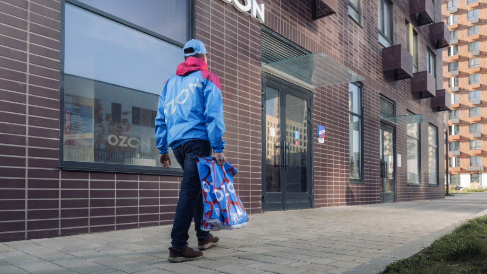 Фото новости: "Ozon арендовал крупный склад в Новой Москве"