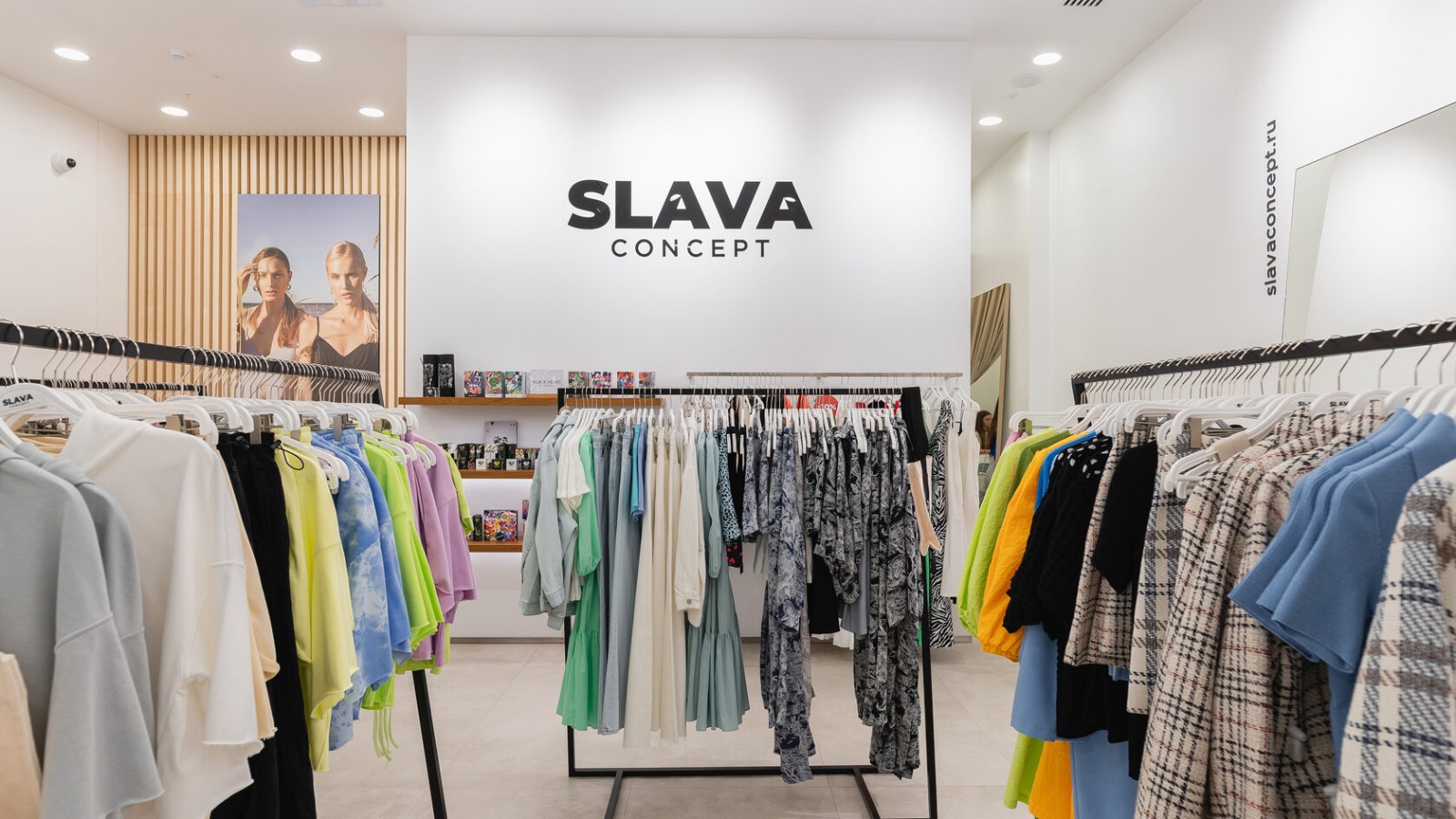 Фото новости: "Сеть универмагов Slava concept закрыла маркетплейс российских дизайнеров"