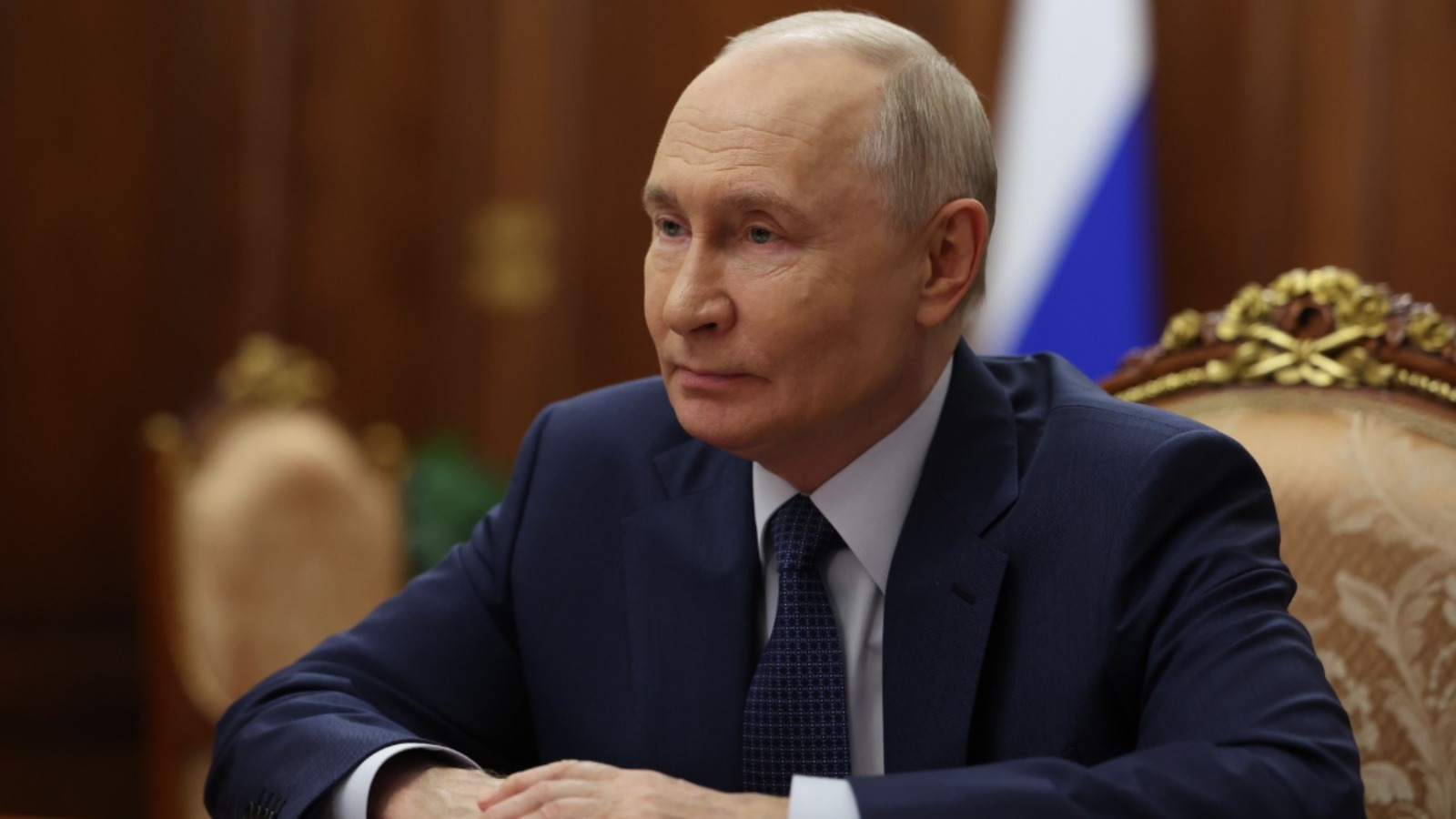 Фото новости: "Путин поручил правительству помочь аграриям со сбытом зерна"