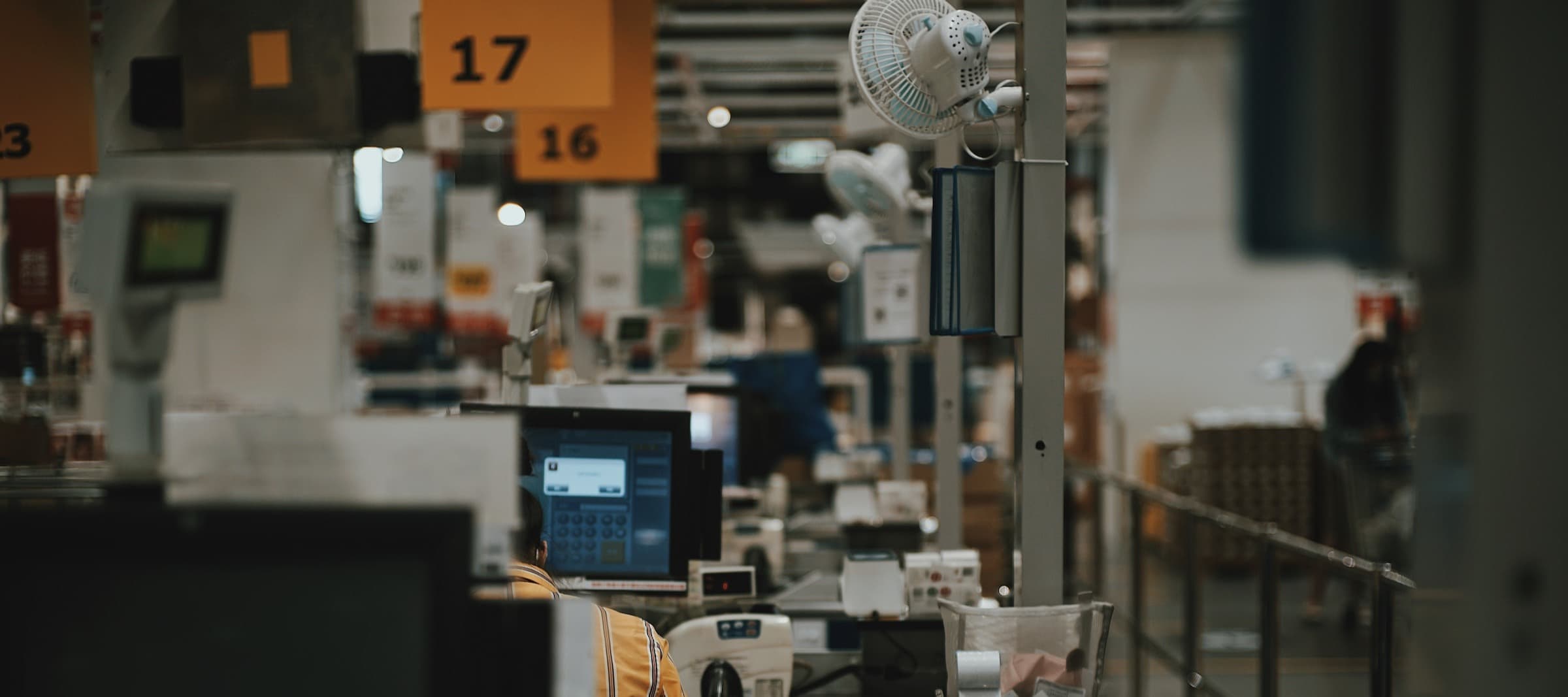 Фото новости: "Ikea создала фонд материальной помощи для сотрудников на 10 млн евро"