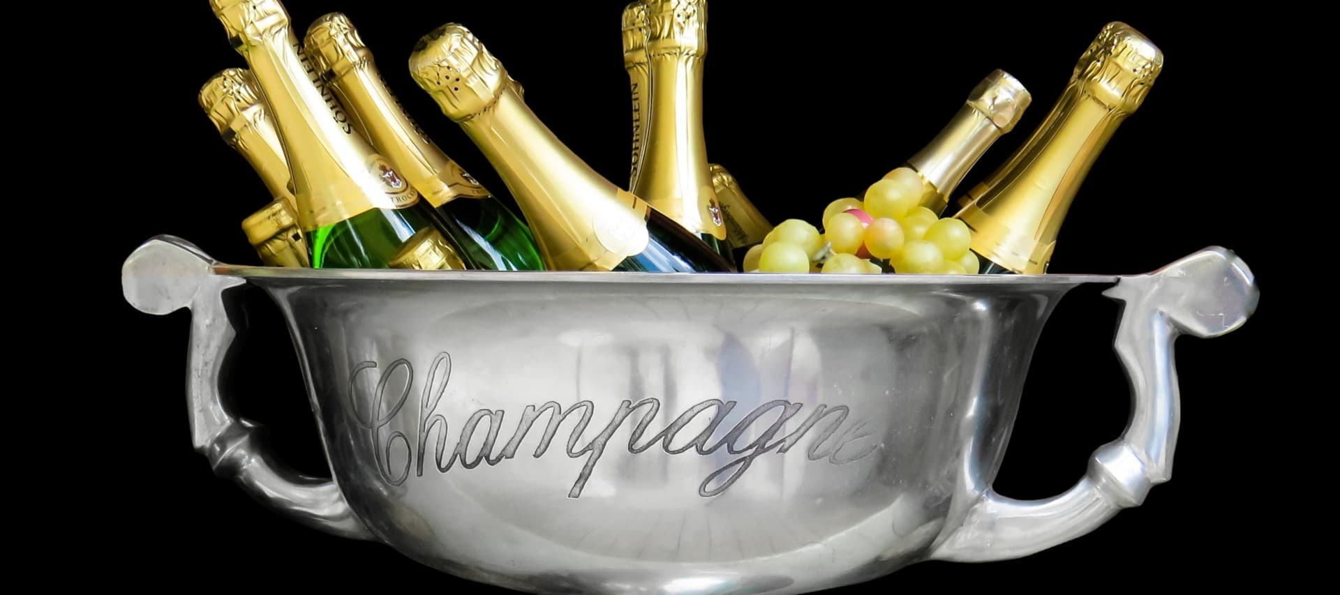 Фото новости: "Moet & Chandon осталось самым популярным французским шампанским в России"