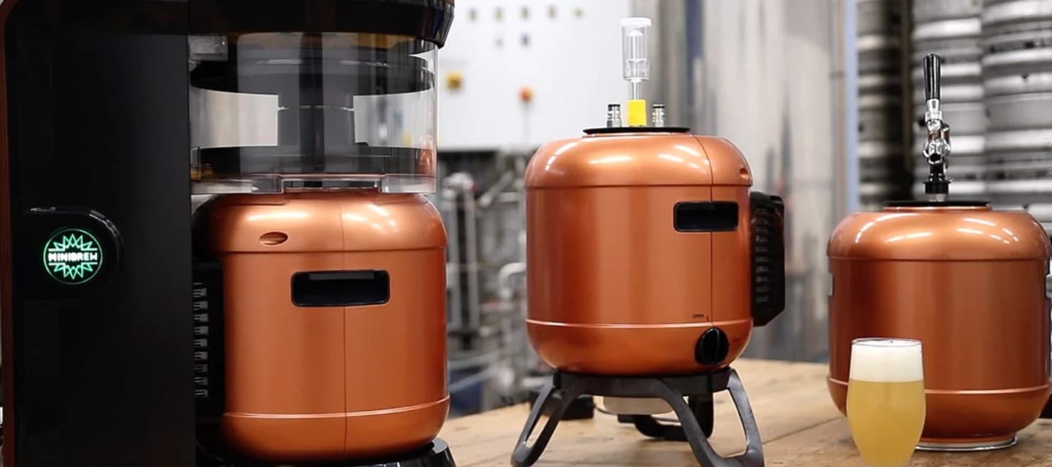 Фото новости: "В США представили домашнюю пивоварню и робота-бармена"