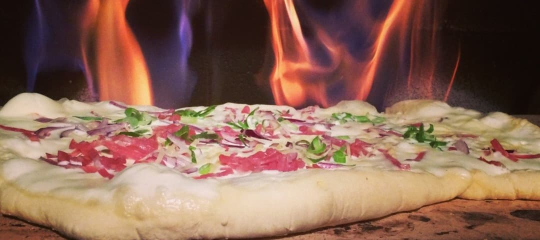 Фото новости: "Владелец ресторанов «Тануки» собрался поставлять пиццу в продуктовые магазины"