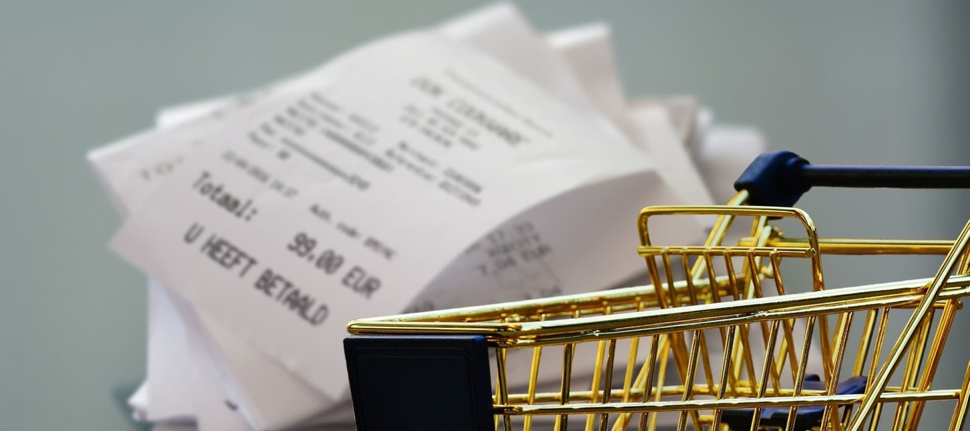 Фото новости: "Магазины временно не будут штрафовать за отсутствие бумажного чека"