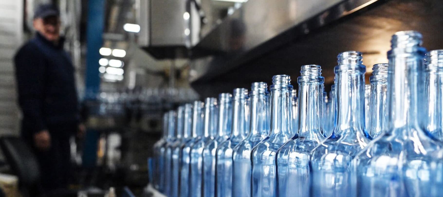 Фото новости: "РБК: производитель водки «Пять озер» начал искать инвестора"