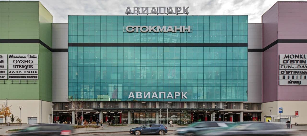 Фото новости: "Посещаемость торговых центров Москвы в выходные снизилась на 20-45%"