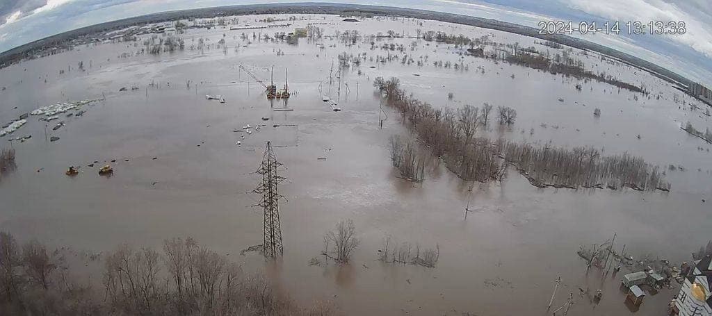 Фото новости: "Из-за паводков на Урале пострадают озимые, овощи и животные"