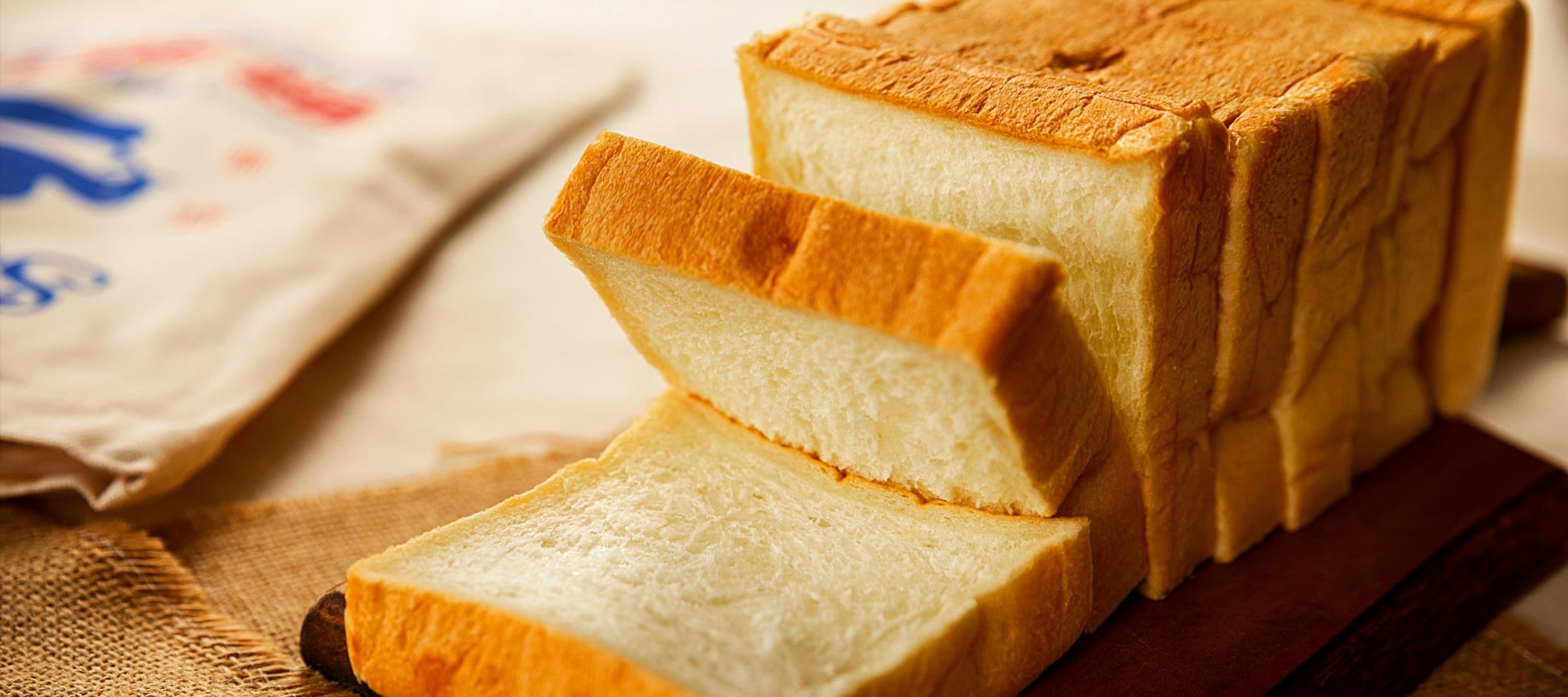 Фото новости: "Цены на хлеб в Москве и Санкт-Петербурге выросли на 30% с начала года"