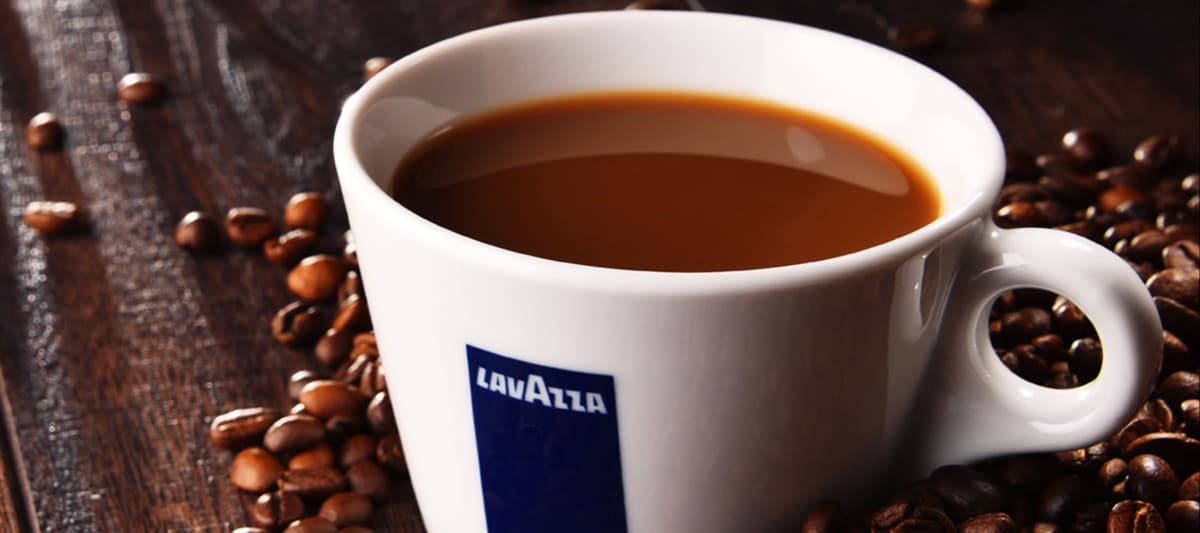 Фото новости: "Итальянский производитель кофе Lavazza остановил работу в России"